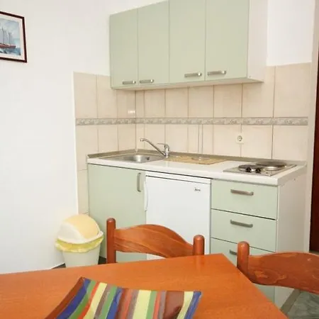 Apartment Ivan Dolac 8734c Jelsa (Hvar)