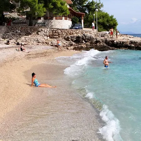 Ivan Dolac 8734c * Jelsa (Hvar)